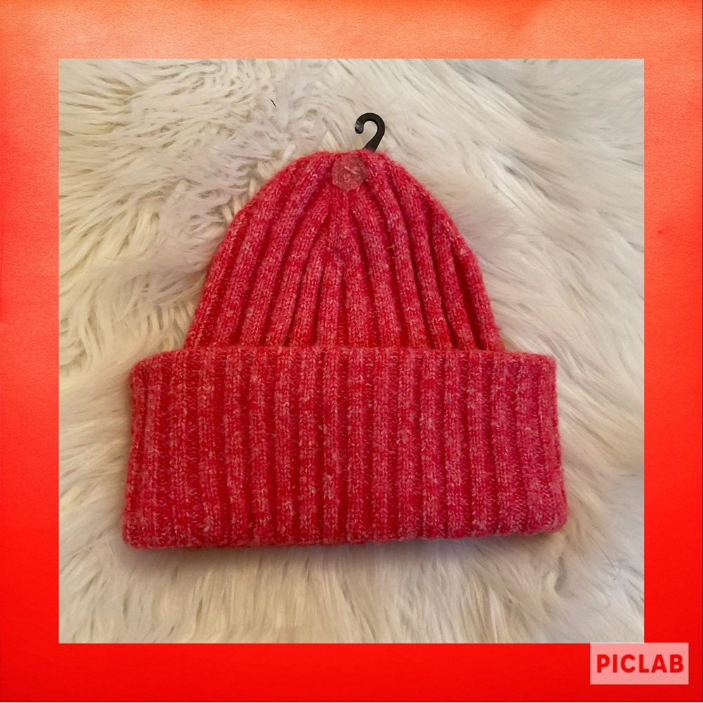 Vince Camuto Winter Hat / Beanie - NWT - Red